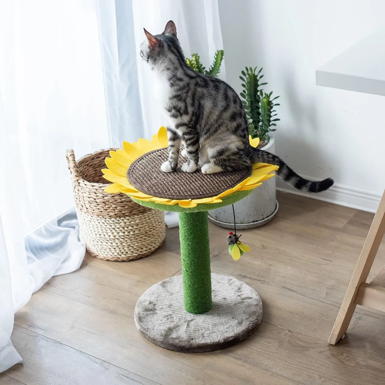 Catry 23" High 2 Level Sunflower Cat Scratcher with Sisal Scratching Post and Bee Toy,Transformable Sunflower Scratching Pad, Natural Sunflower Design.